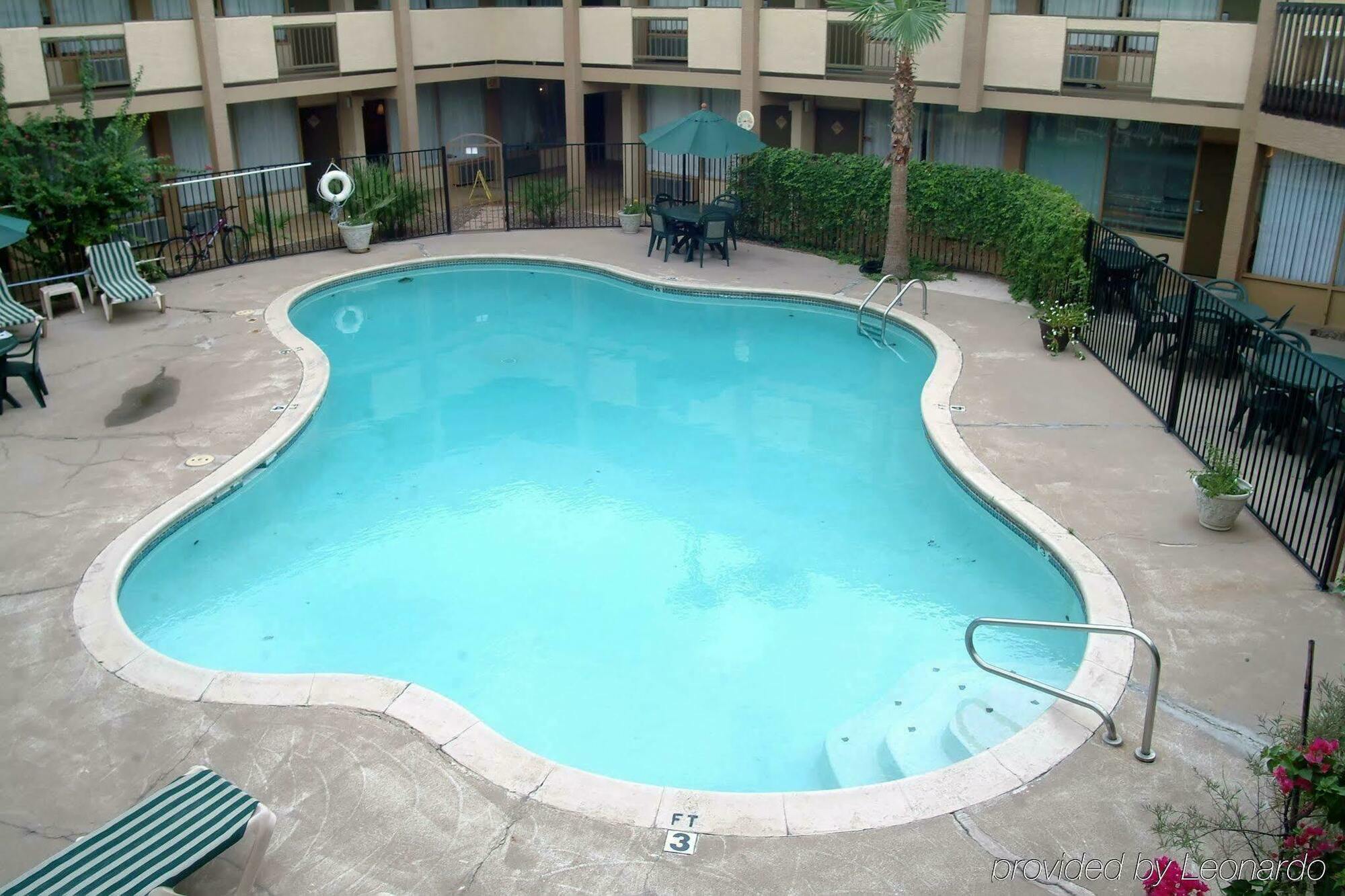 Hotel 6 Az 2*