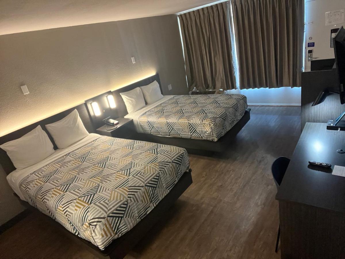6 Az 2* Glendale